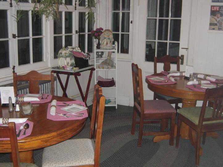 Brookview Manor Inn Canadensis Экстерьер фото