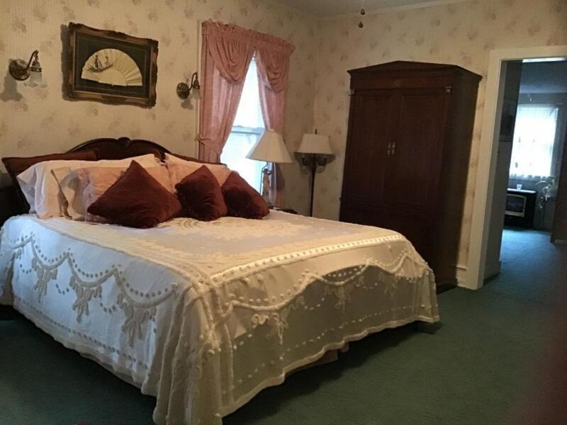Brookview Manor Inn Canadensis Экстерьер фото