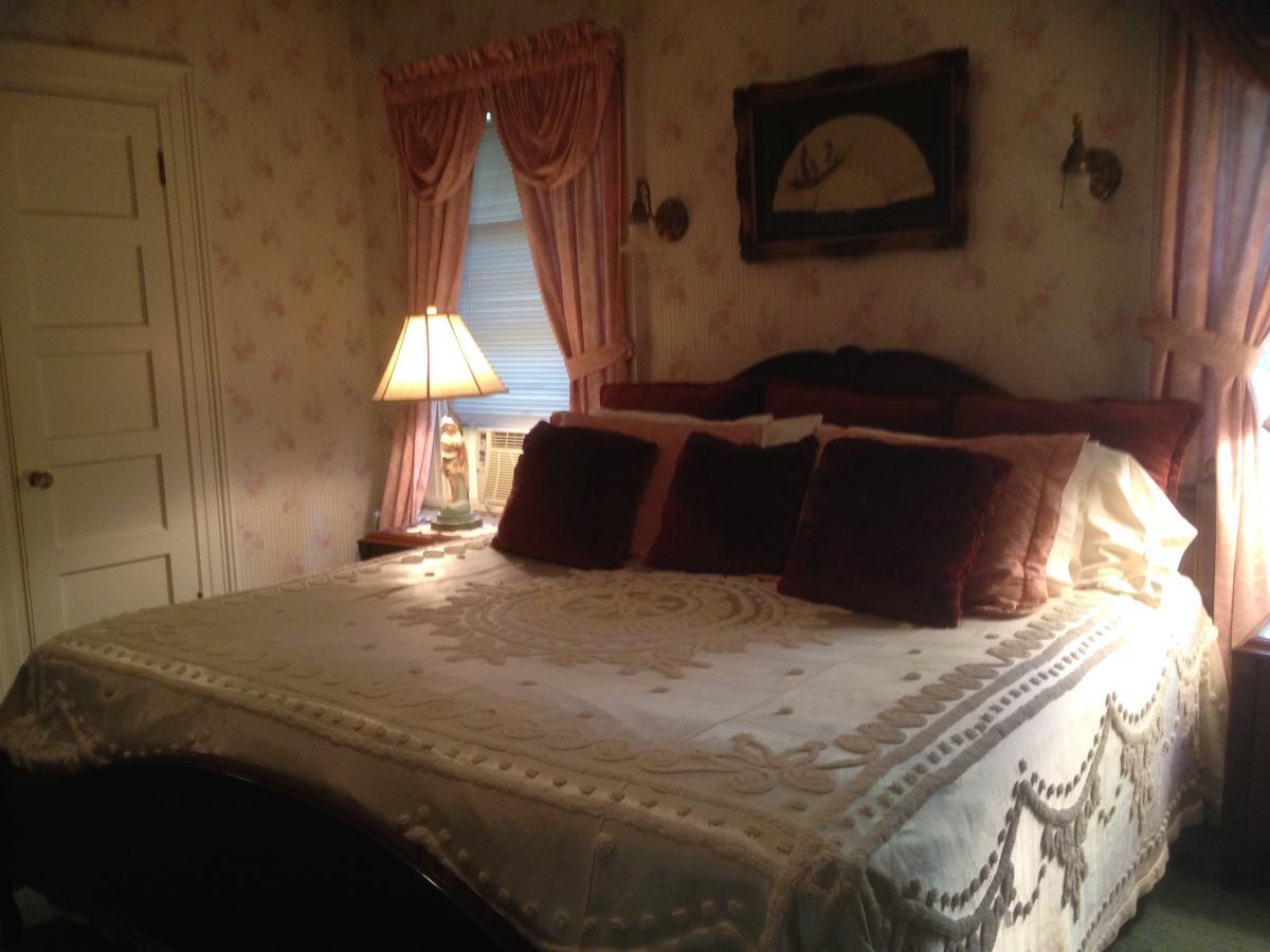 Brookview Manor Inn Canadensis Экстерьер фото