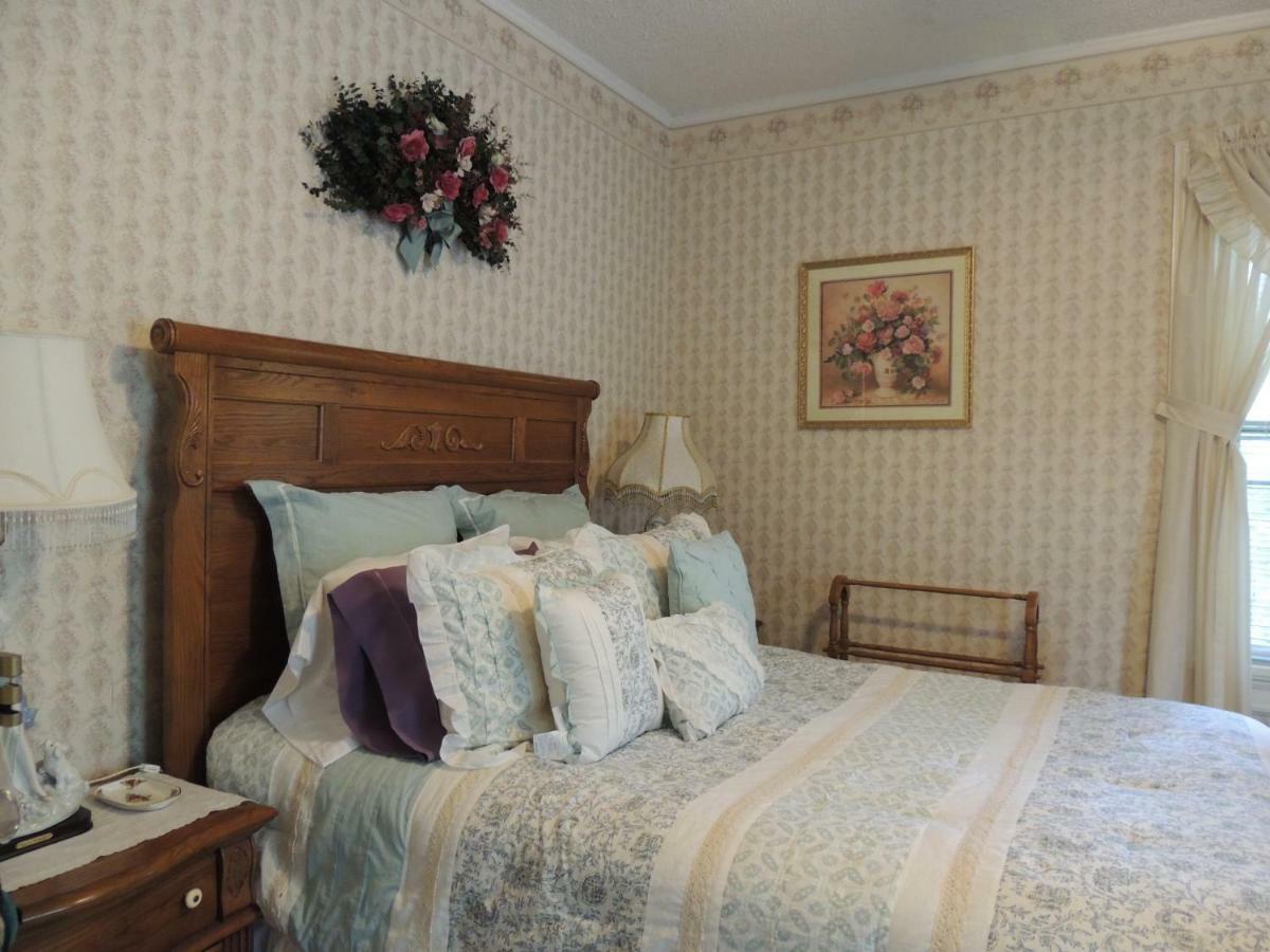 Brookview Manor Inn Canadensis Экстерьер фото