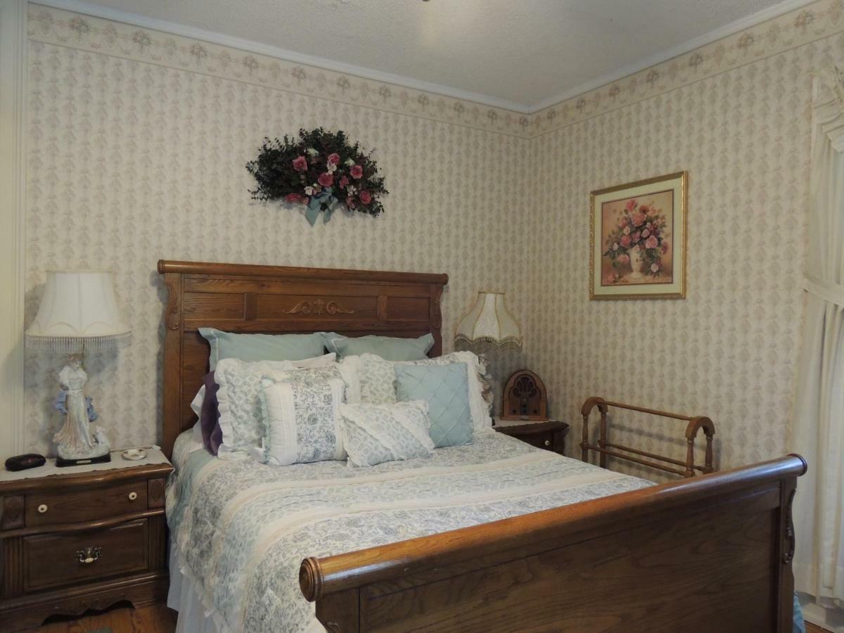 Brookview Manor Inn Canadensis Экстерьер фото