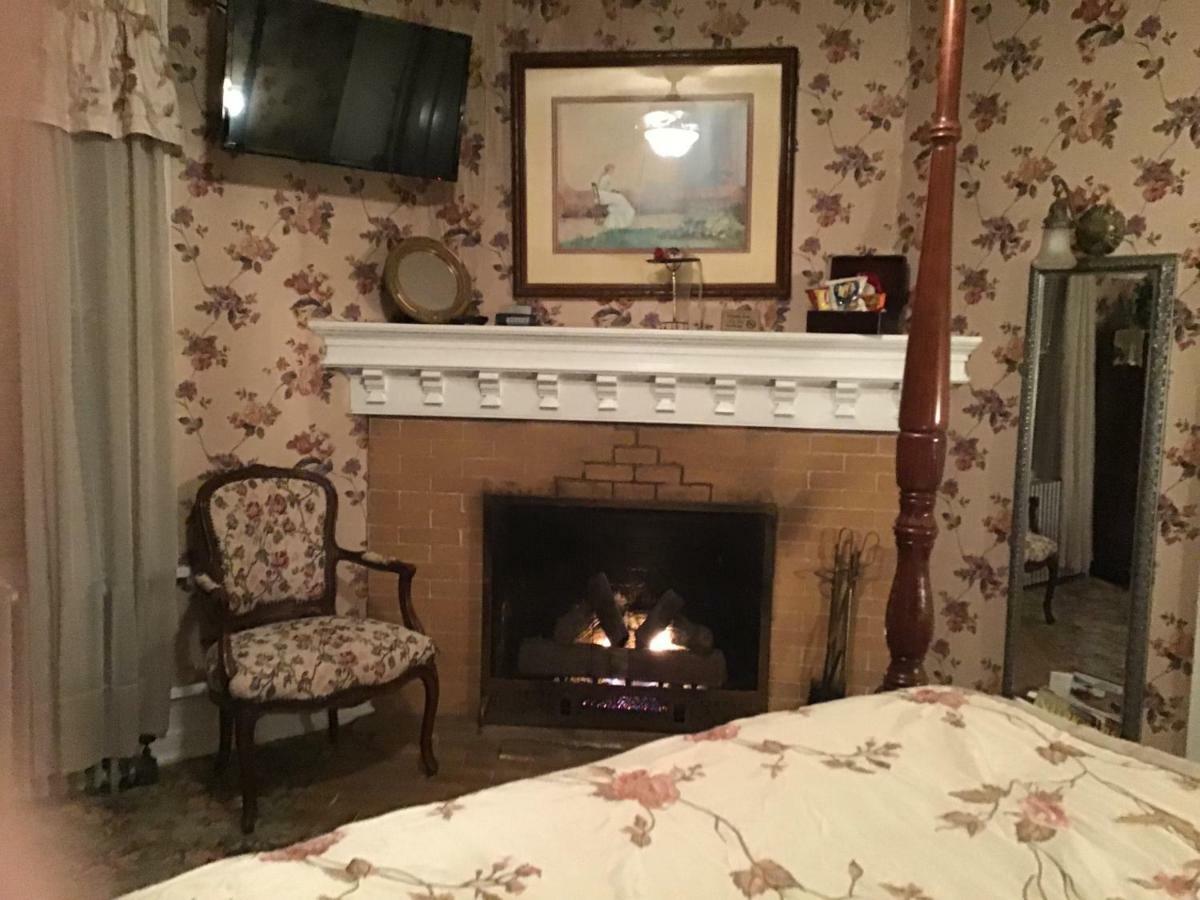 Brookview Manor Inn Canadensis Экстерьер фото